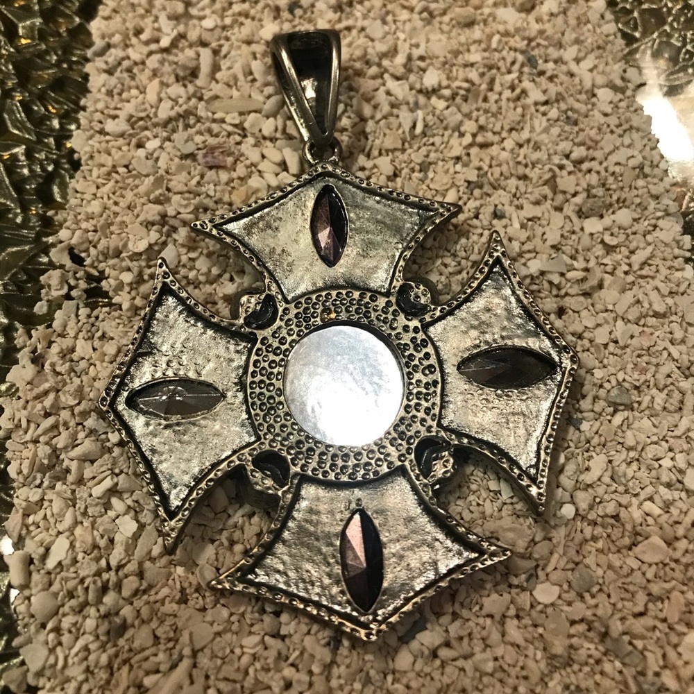 Unique Rhinestone pendant - Picture 4 of 4